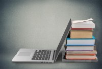 Entrega de manuais e Kits Informáticos